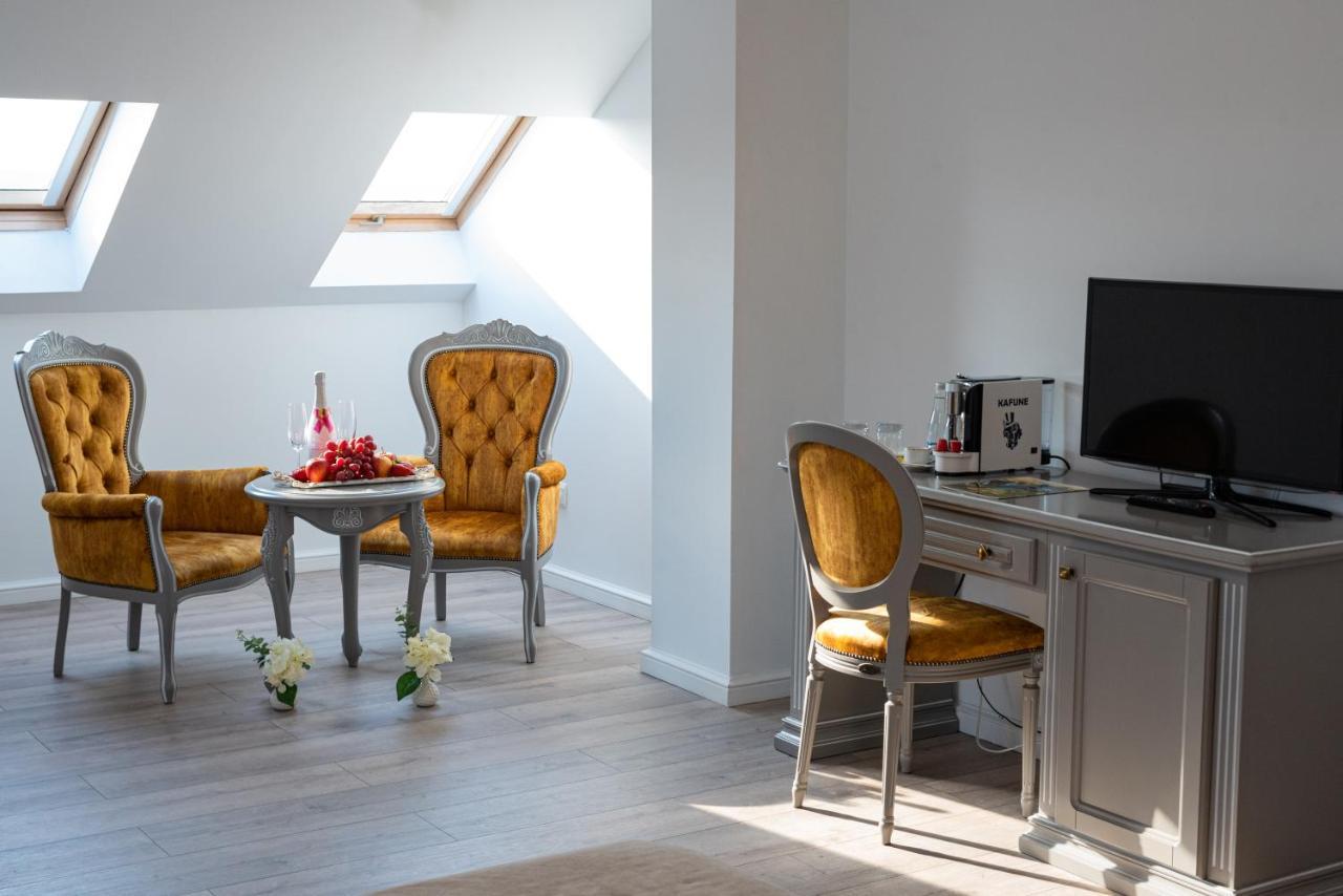 Hotel Carul Din Stele Coţofenii din Faţă Exteriér fotografie