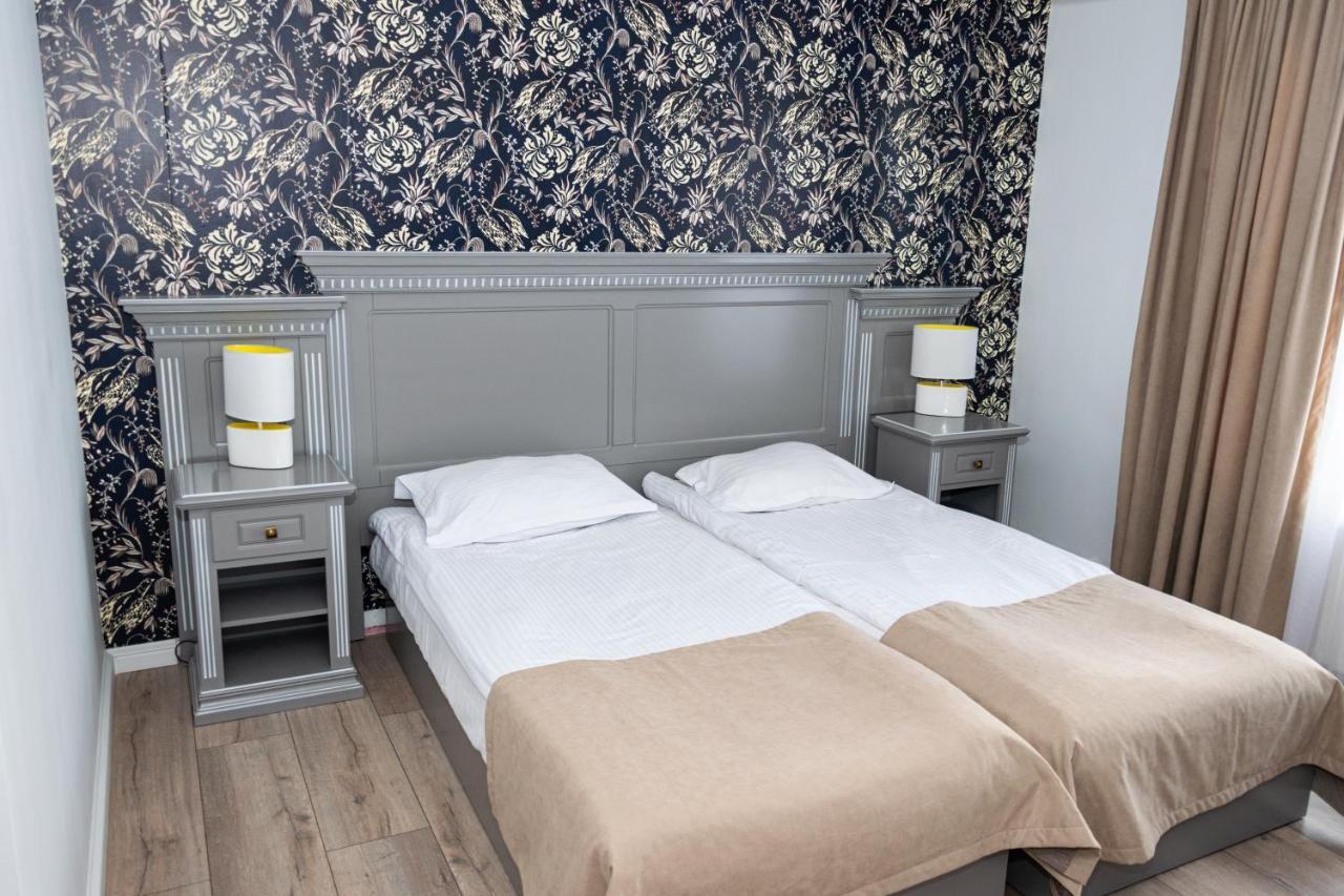 Hotel Carul Din Stele Coţofenii din Faţă Exteriér fotografie