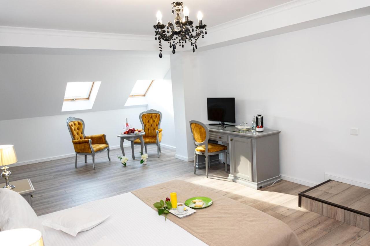 Hotel Carul Din Stele Coţofenii din Faţă Exteriér fotografie