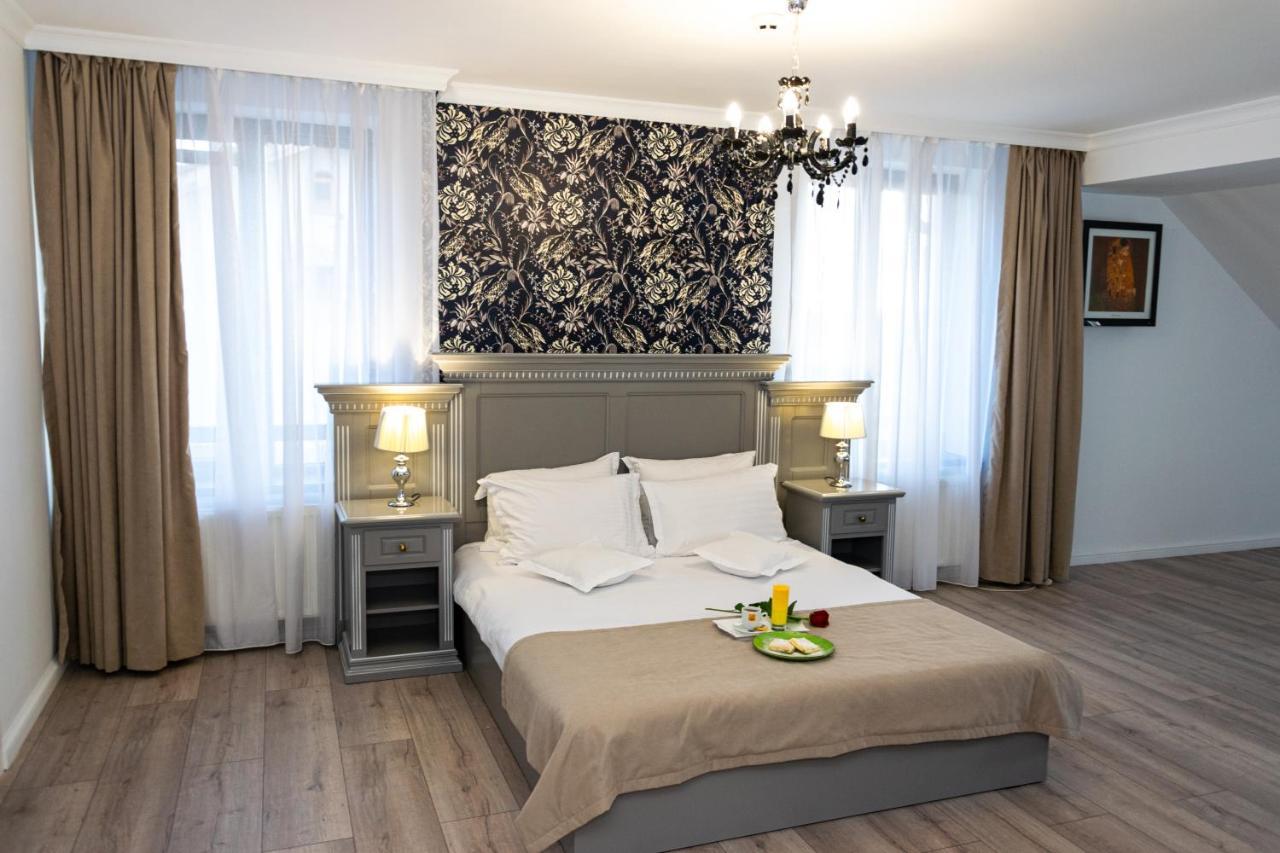 Hotel Carul Din Stele Coţofenii din Faţă Exteriér fotografie